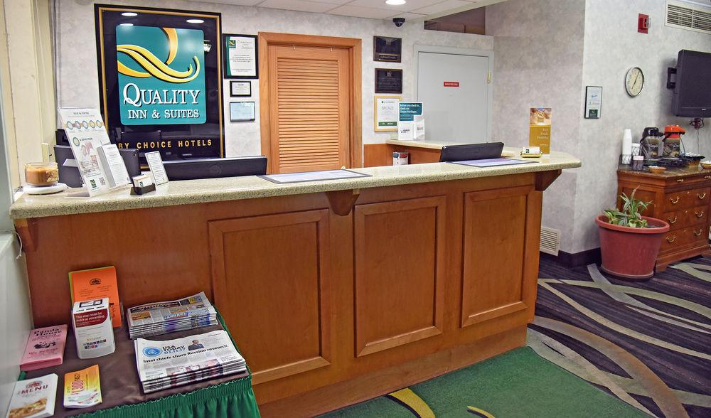 Quality Inn & Suites Near I-480 And I-29 Council Bluffs Eksteriør billede