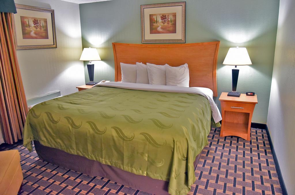 Quality Inn & Suites Near I-480 And I-29 Council Bluffs Eksteriør billede