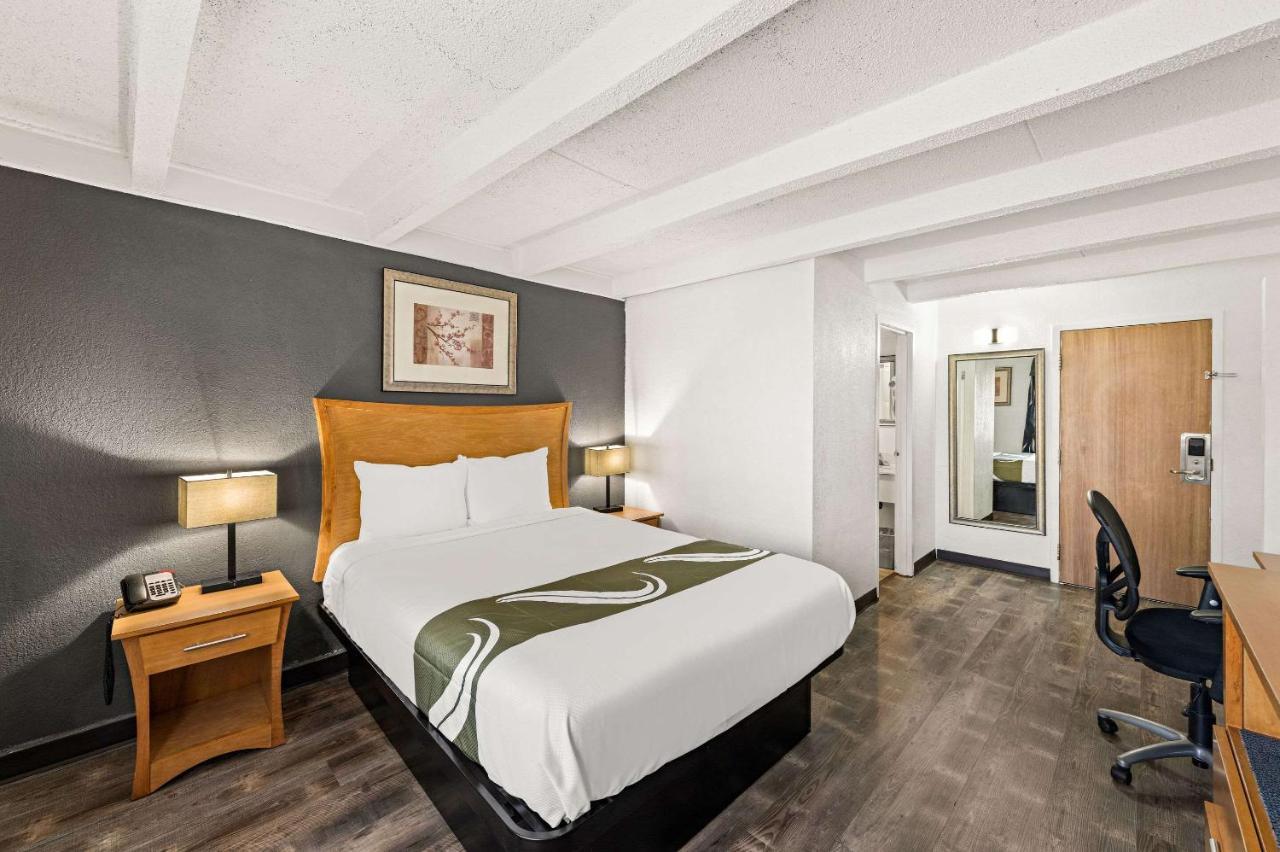 Quality Inn & Suites Near I-480 And I-29 Council Bluffs Eksteriør billede