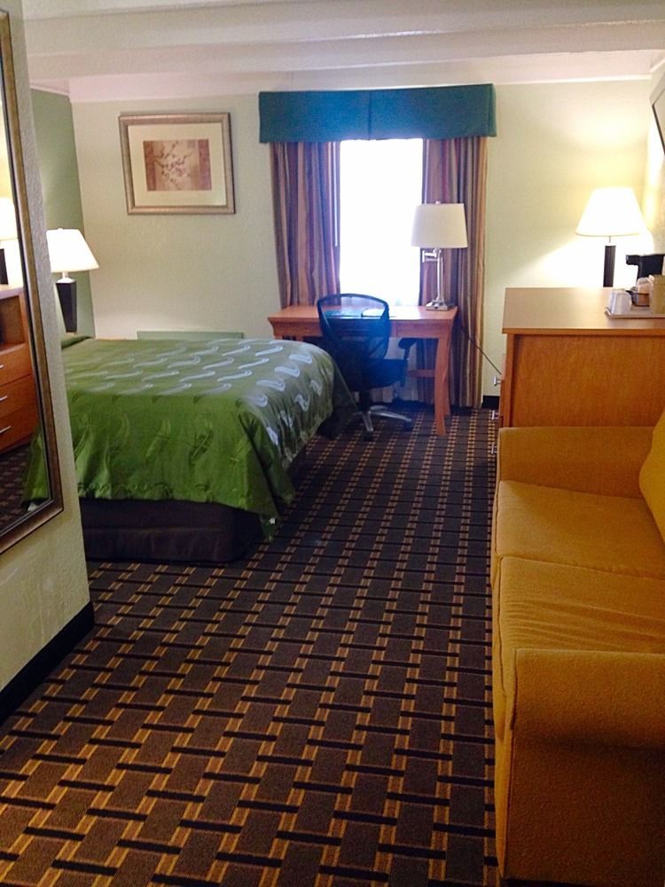 Quality Inn & Suites Near I-480 And I-29 Council Bluffs Eksteriør billede