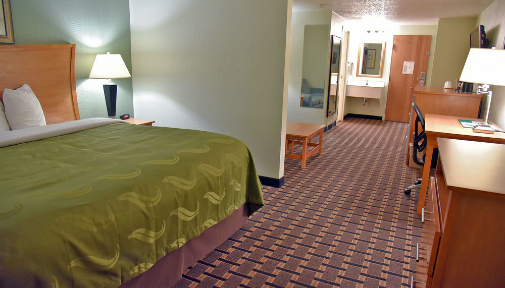 Quality Inn & Suites Near I-480 And I-29 Council Bluffs Eksteriør billede
